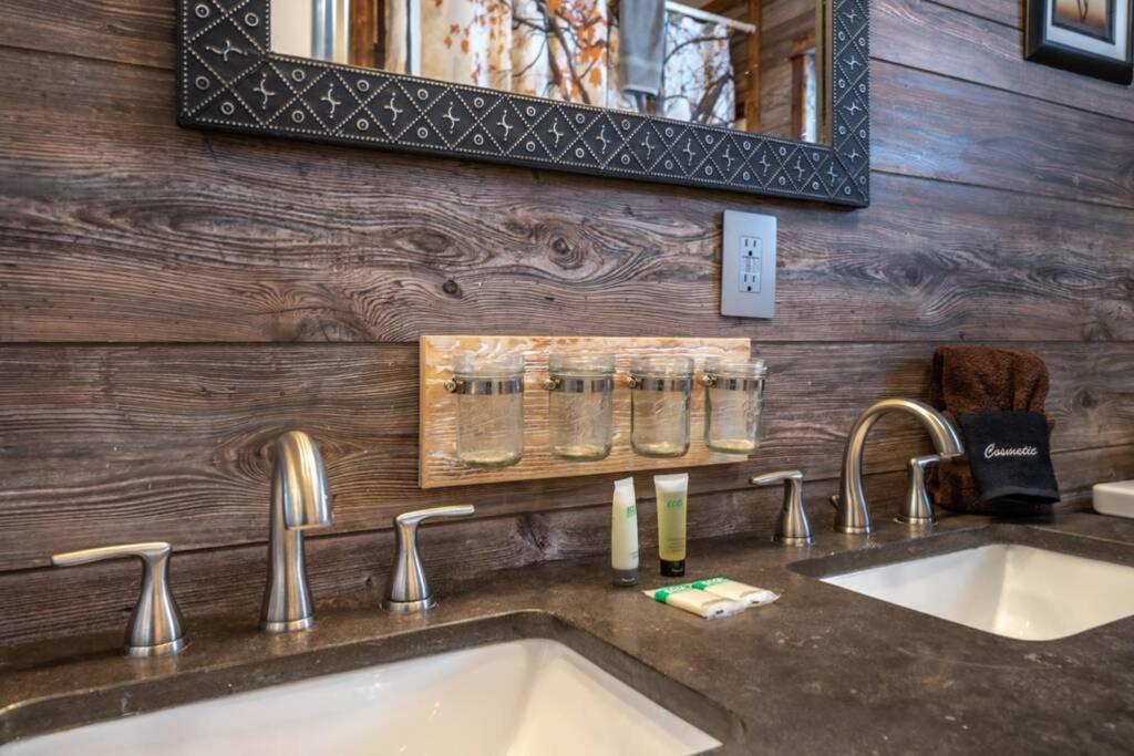 Happy Trails - Cobbly Nob Resort Home Gatlinburg Exteriör bild