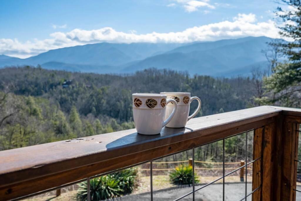 Happy Trails - Cobbly Nob Resort Home Gatlinburg Exteriör bild