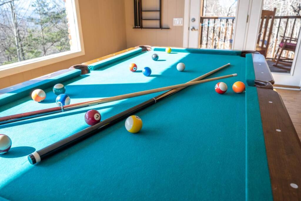 Happy Trails - Cobbly Nob Resort Home Gatlinburg Exteriör bild