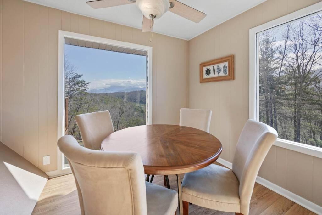 Happy Trails - Cobbly Nob Resort Home Gatlinburg Exteriör bild